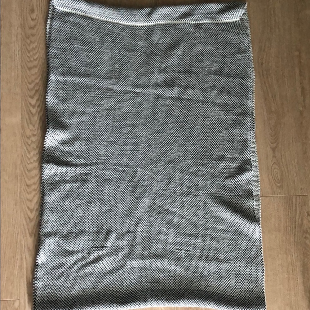 Patterned infinity scarf - Picture 2 of 2